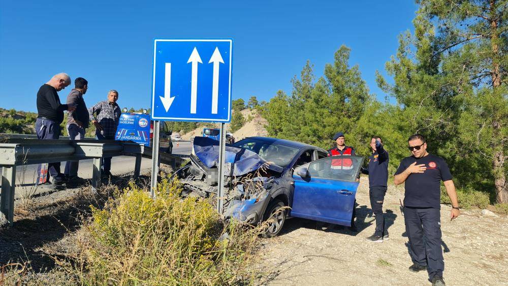 Çimento tankeriyle 3 otomobil çarpıştı! 3 kişi öldü, 5 kişi yaralandı 4